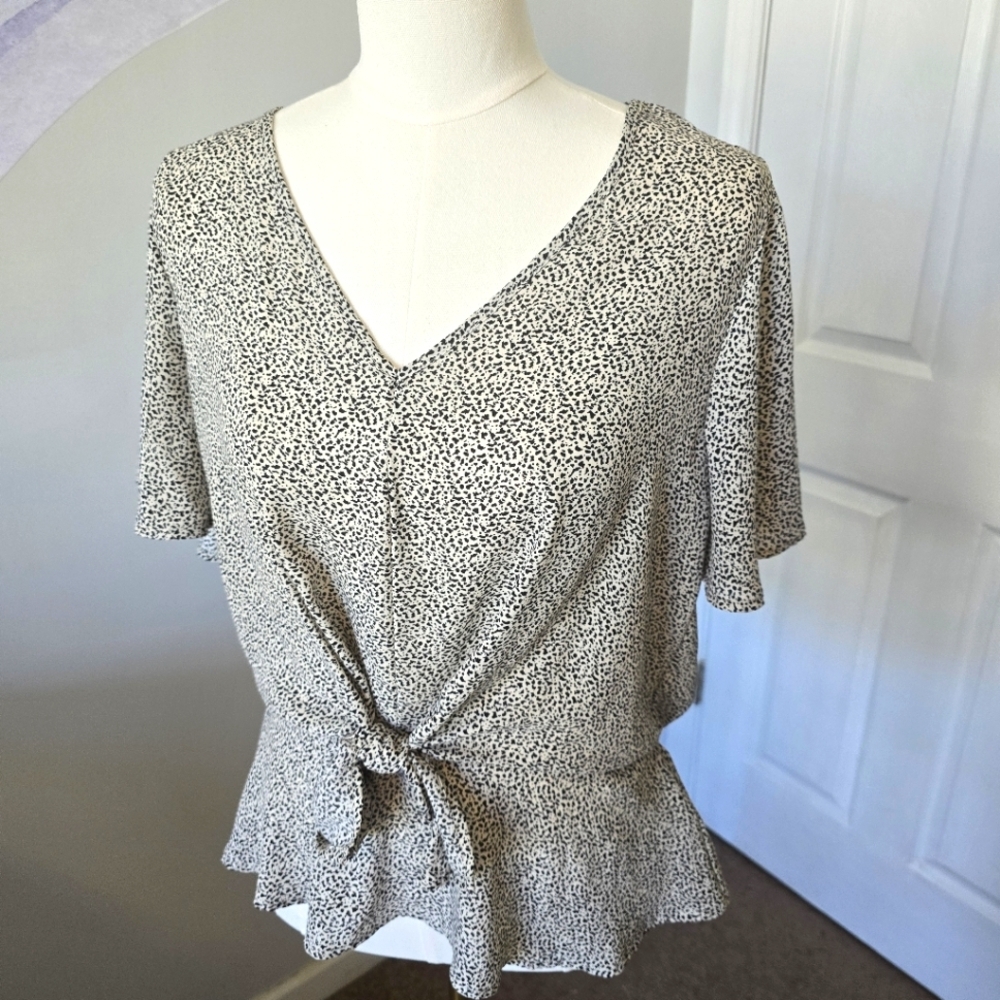 Sienna Sky | Large | Tie Front V-Neck Animal Print Blouse